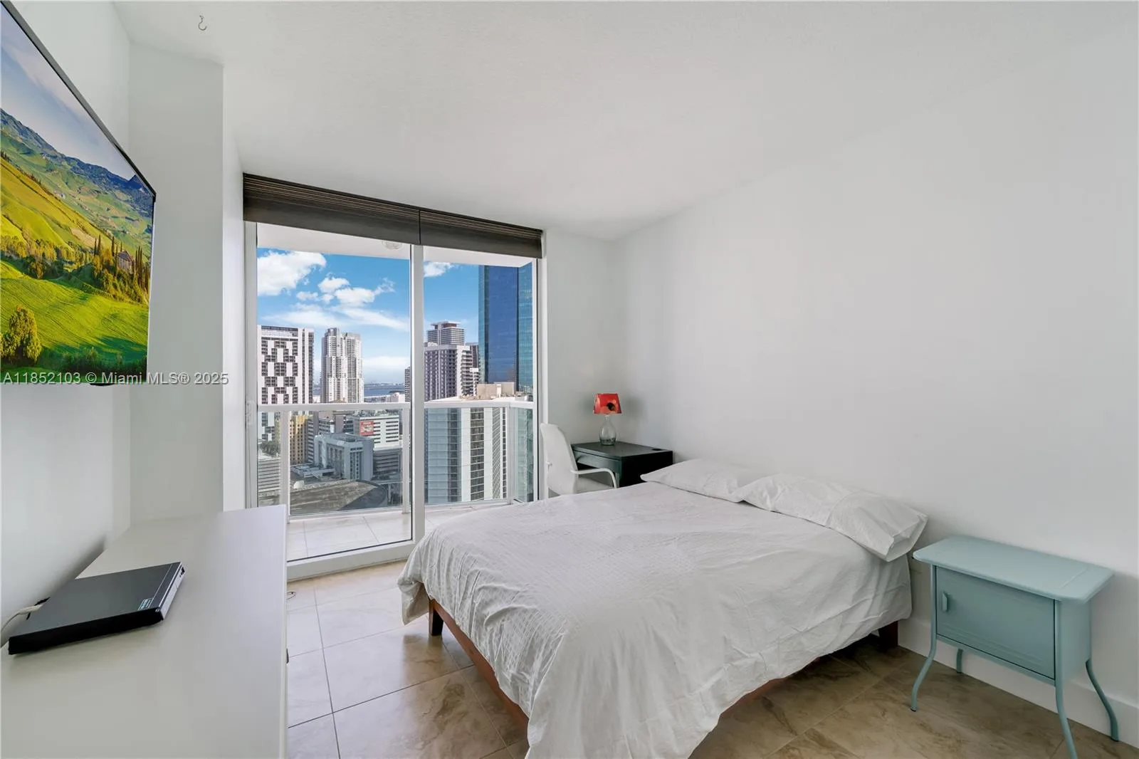 41 SE 5th St # 1607, Miami, FL 33131 photo 7