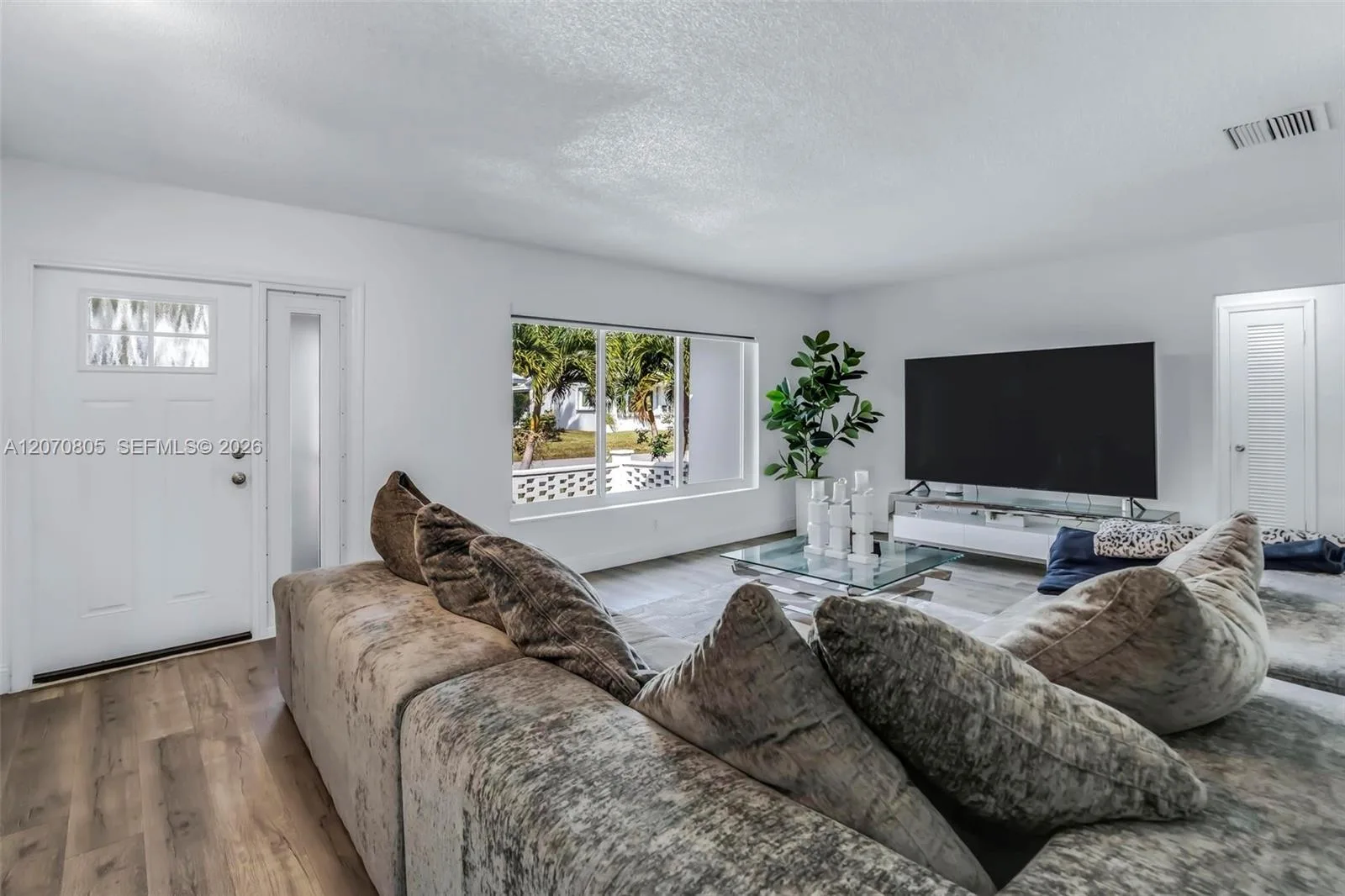 6810 NW 74th Pl, Tamarac, FL 33321 photo 11