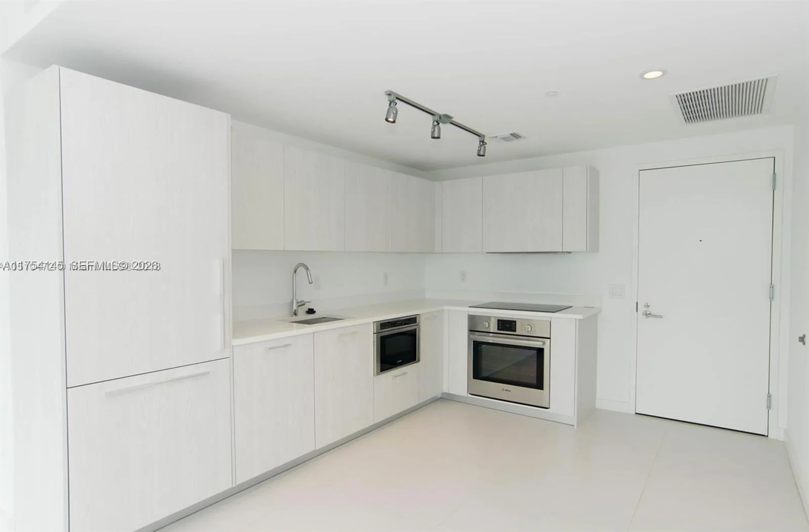 501 NE 31st St # 2009, Miami, FL 33137 photo 3