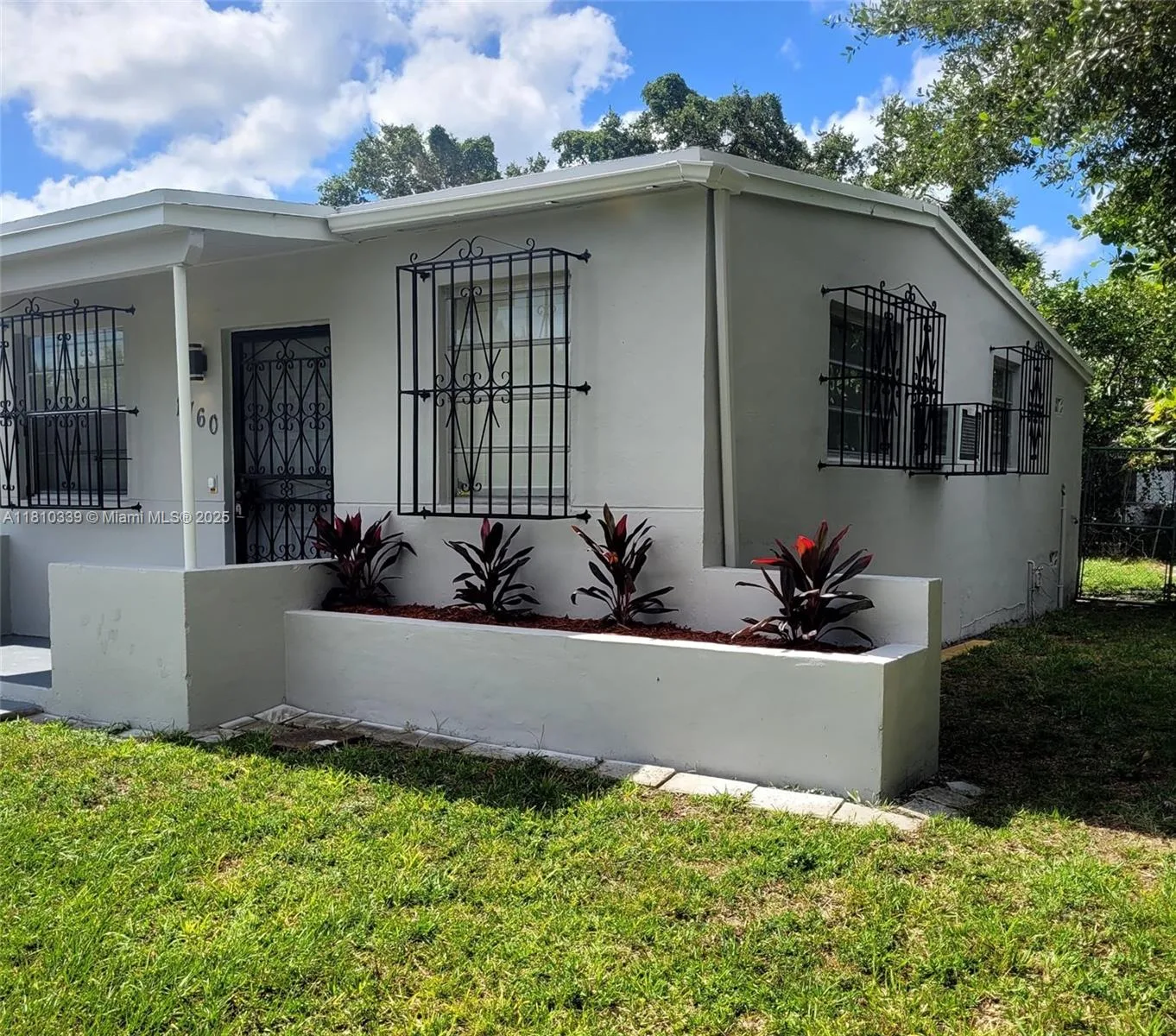 1760 NW 127th St, Miami, FL 33167 photo 2