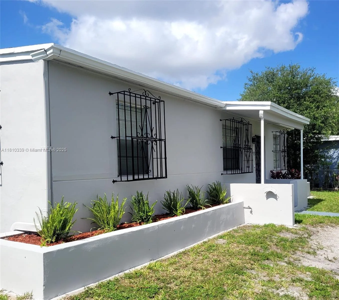 1760 NW 127th St, Miami, FL 33167 photo 4