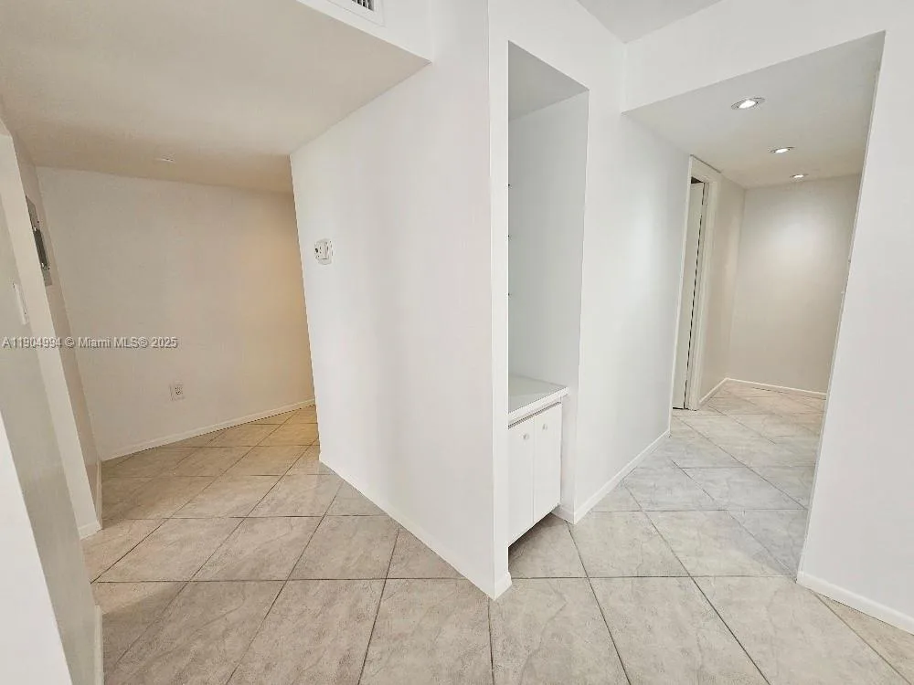 18041 Biscayne Blvd # 204, Aventura, FL 33160 photo 11