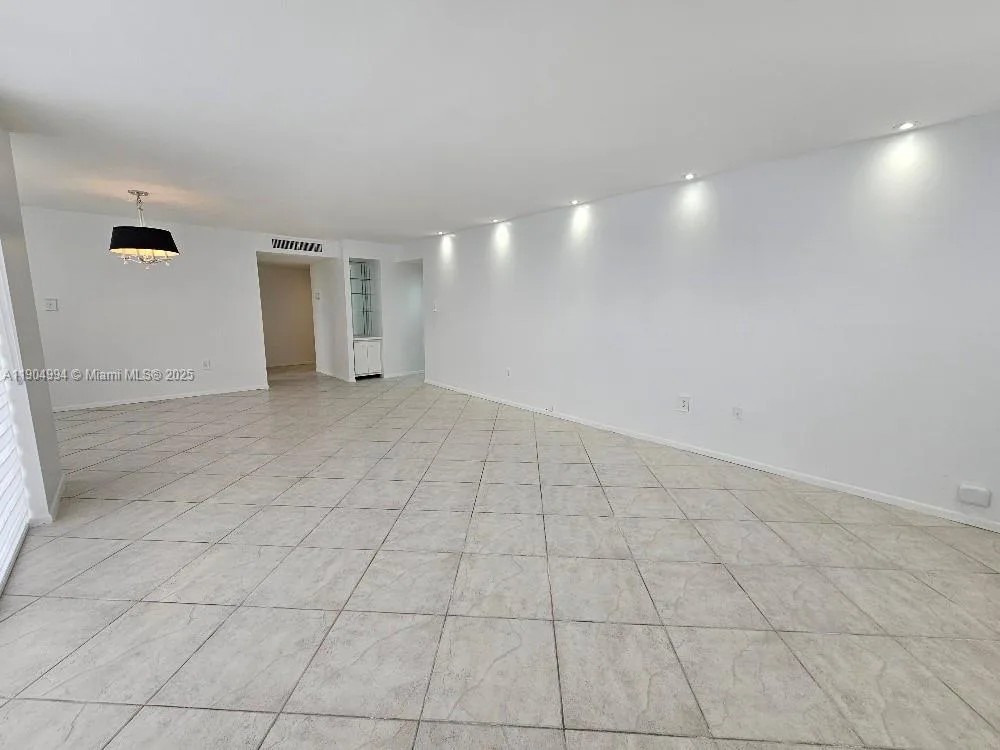 18041 Biscayne Blvd # 204, Aventura, FL 33160 photo 12