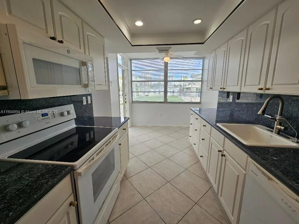 18041 Biscayne Blvd # 204, Aventura, FL 33160 photo 5