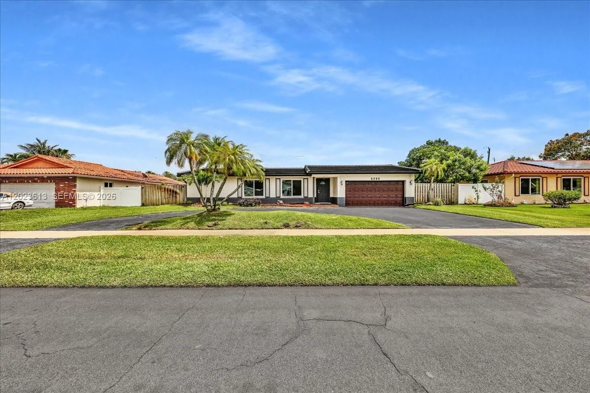 5260 SW 10th Ct, Plantation, FL 33317