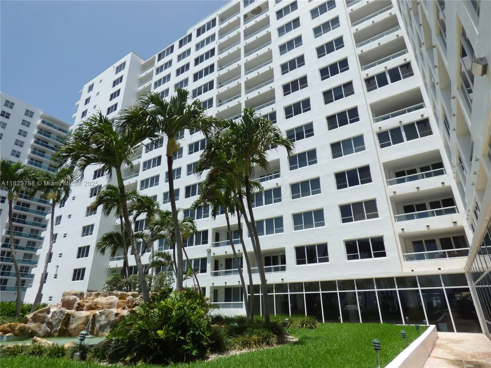 5005 Collins Ave # 202, Miami Beach, FL 33140
