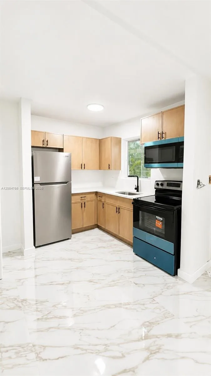 254 E Dania Beach Blvd # 7, Dania Beach, FL 33004 photo 2