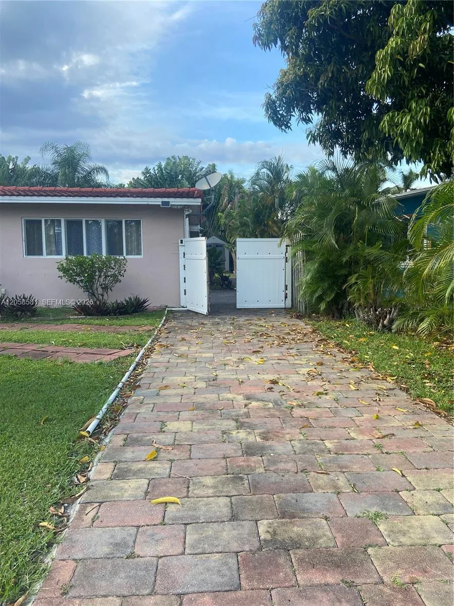 2349 NE 9th, Pompano Beach, FL 33062 photo 3
