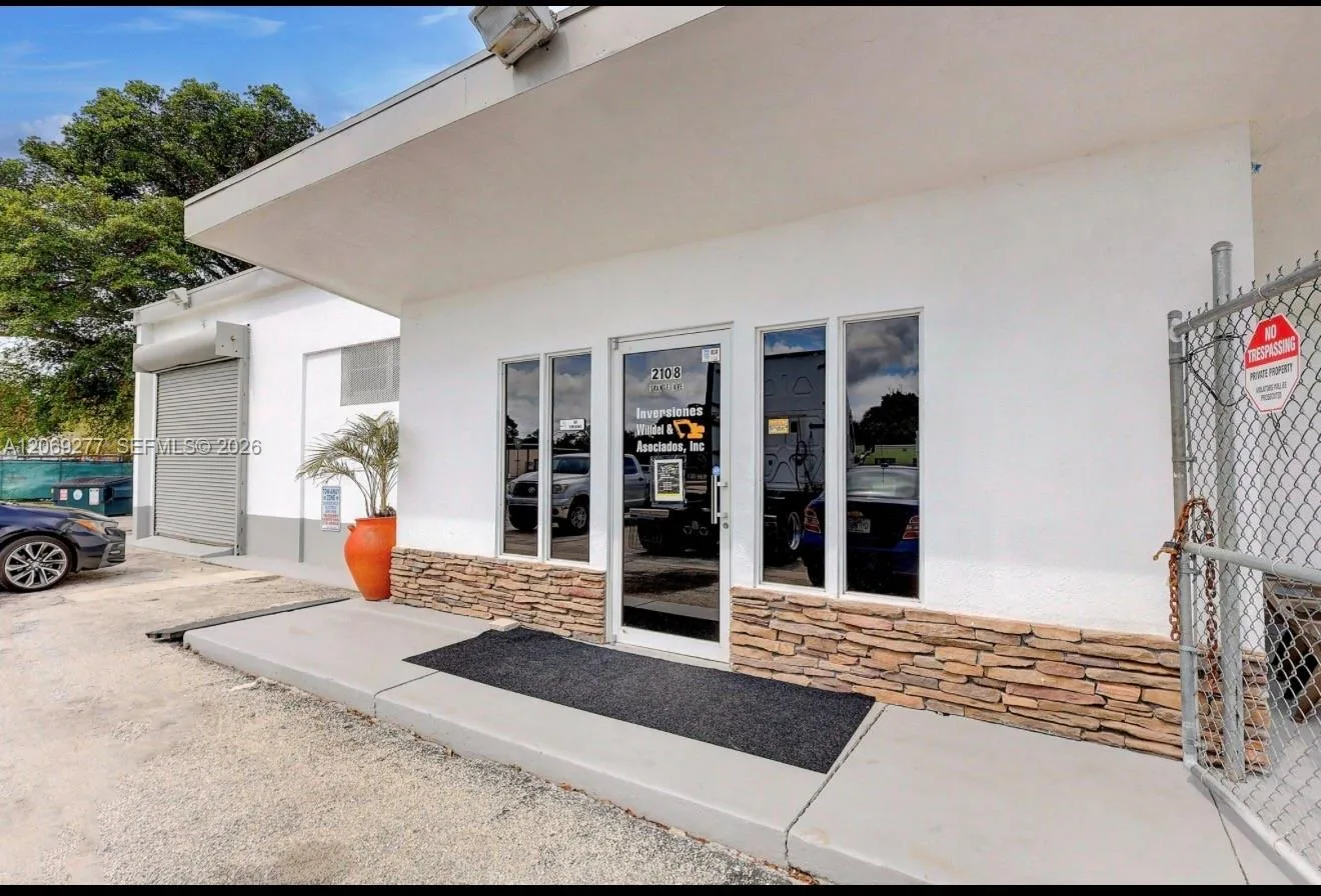 2108 Orange Ave, Fort Pierce, FL 34950 photo 2