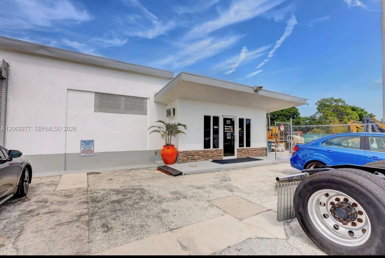 2108 Orange Ave, Fort Pierce, FL 34950 photo 3