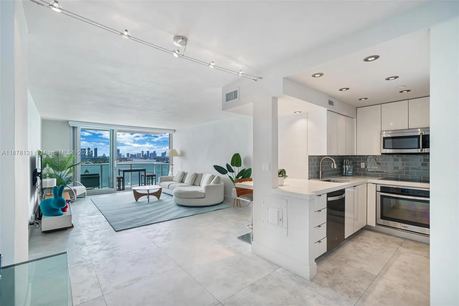 1000 West Ave # 1515, Miami Beach, FL 33139 photo 3