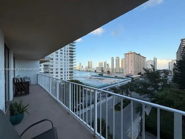 290 174th St # 811, Sunny Isles Beach, FL 33160