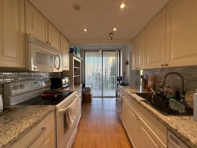 290 174th St # 811, Sunny Isles Beach, FL 33160 photo 5