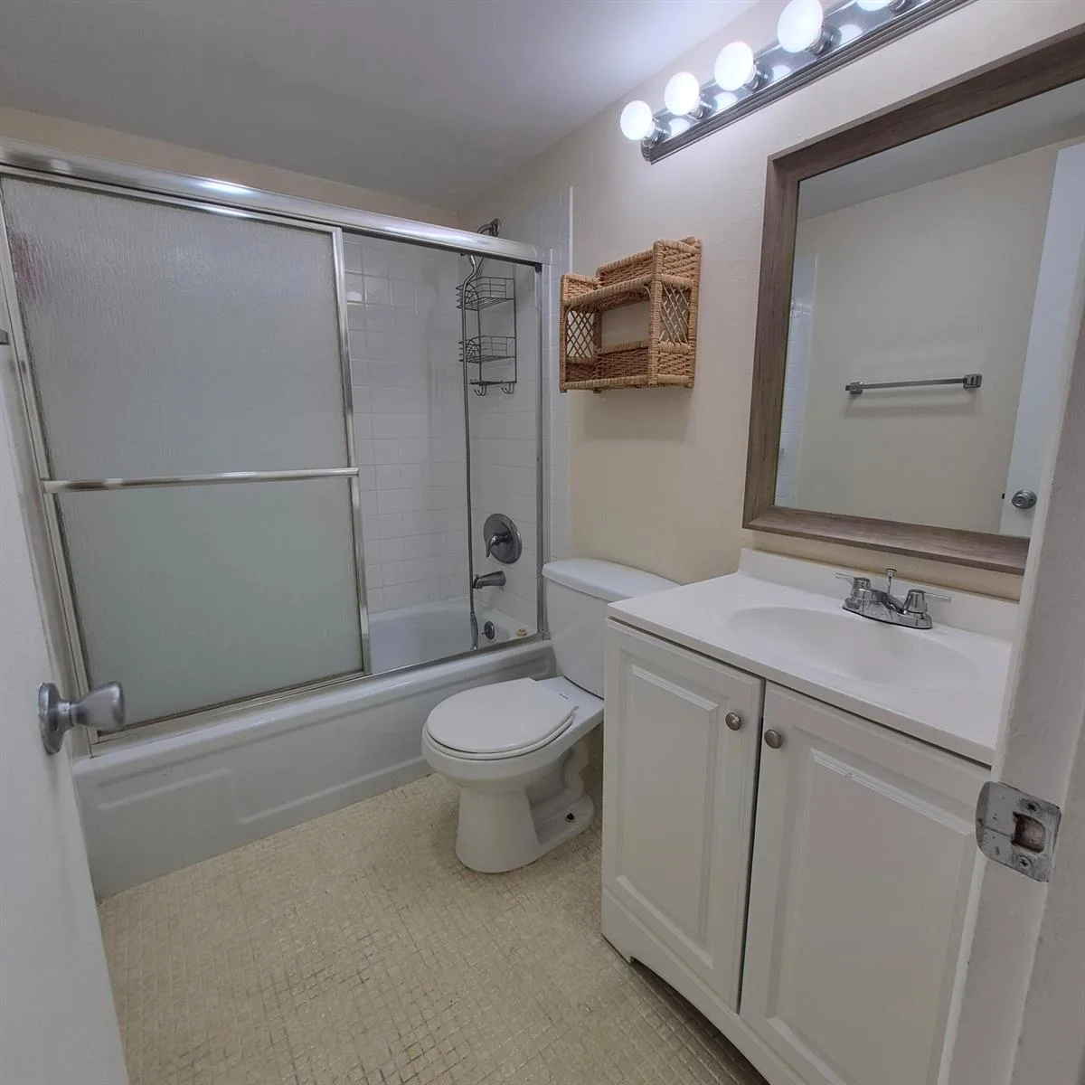 118 Kent H, West Palm Beach, FL 33417 photo 6