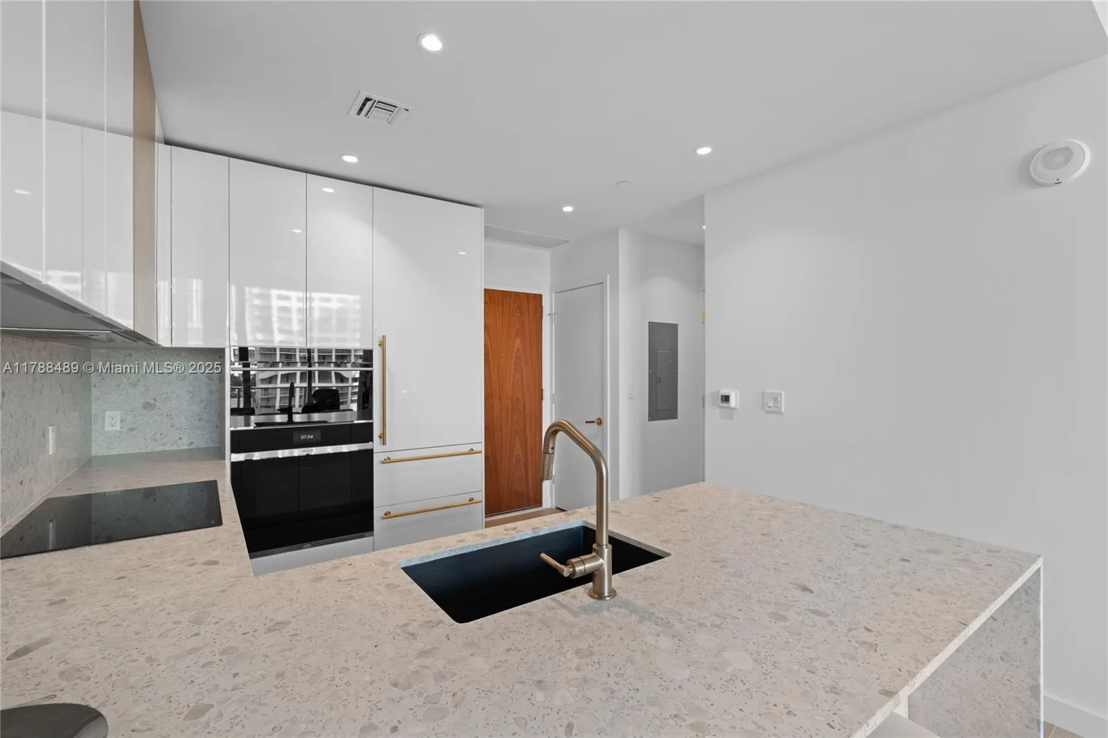 2678 Tigertail Ave # 615, Miami, FL 33133 photo 3