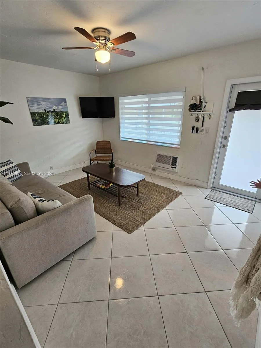 7400 Harding Ave # 22, Miami Beach, FL 33141