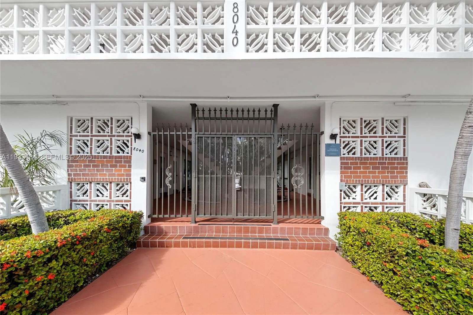8040 Tatum Waterway Dr # 11, Miami Beach, FL 33141 photo 3
