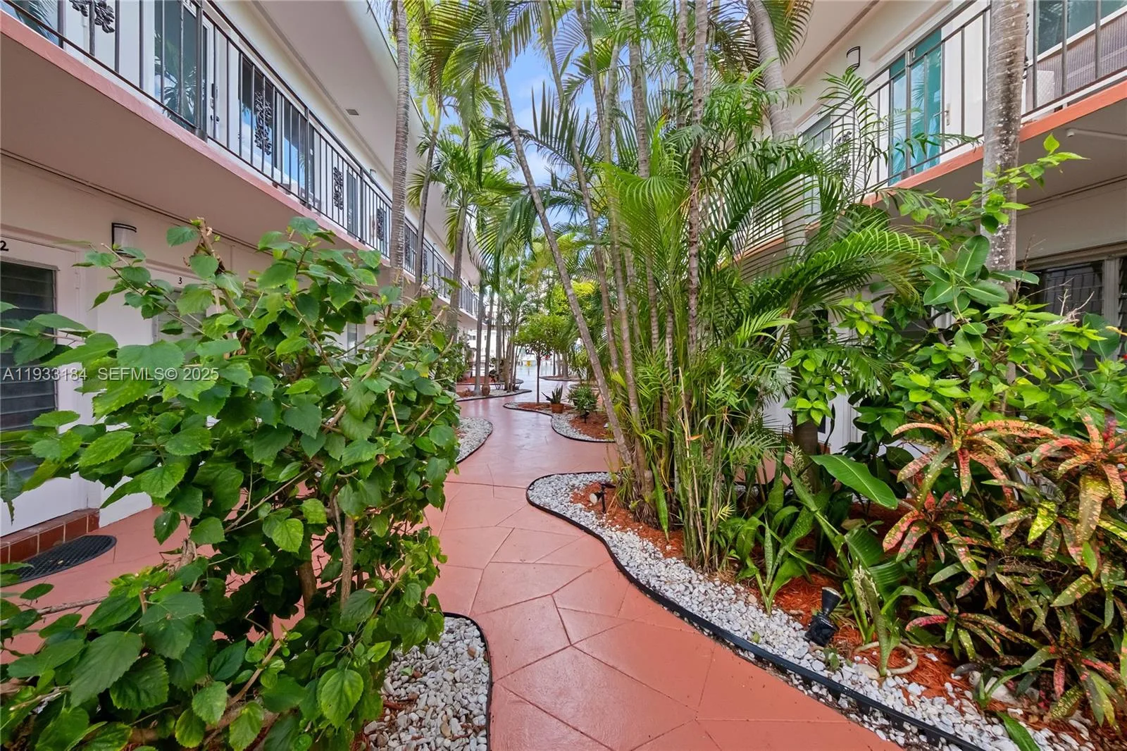 8040 Tatum Waterway Dr # 11, Miami Beach, FL 33141 photo 6