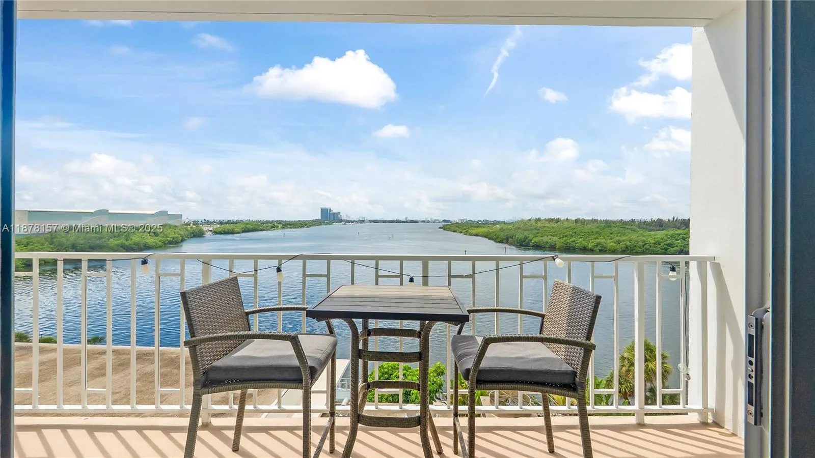 500 Bayview Dr # 732, Sunny Isles Beach, FL 33160