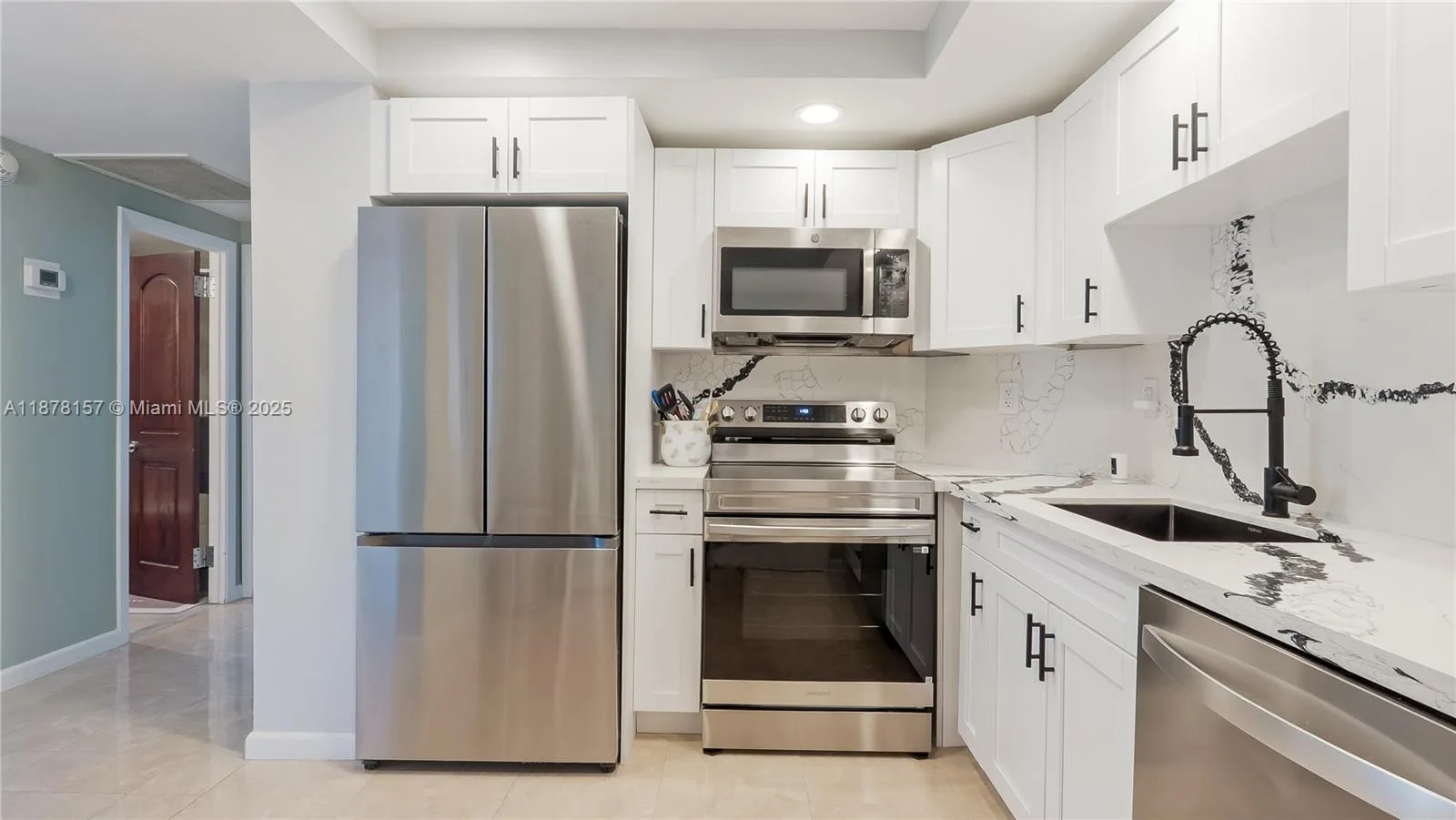 500 Bayview Dr # 732, Sunny Isles Beach, FL 33160 photo 3