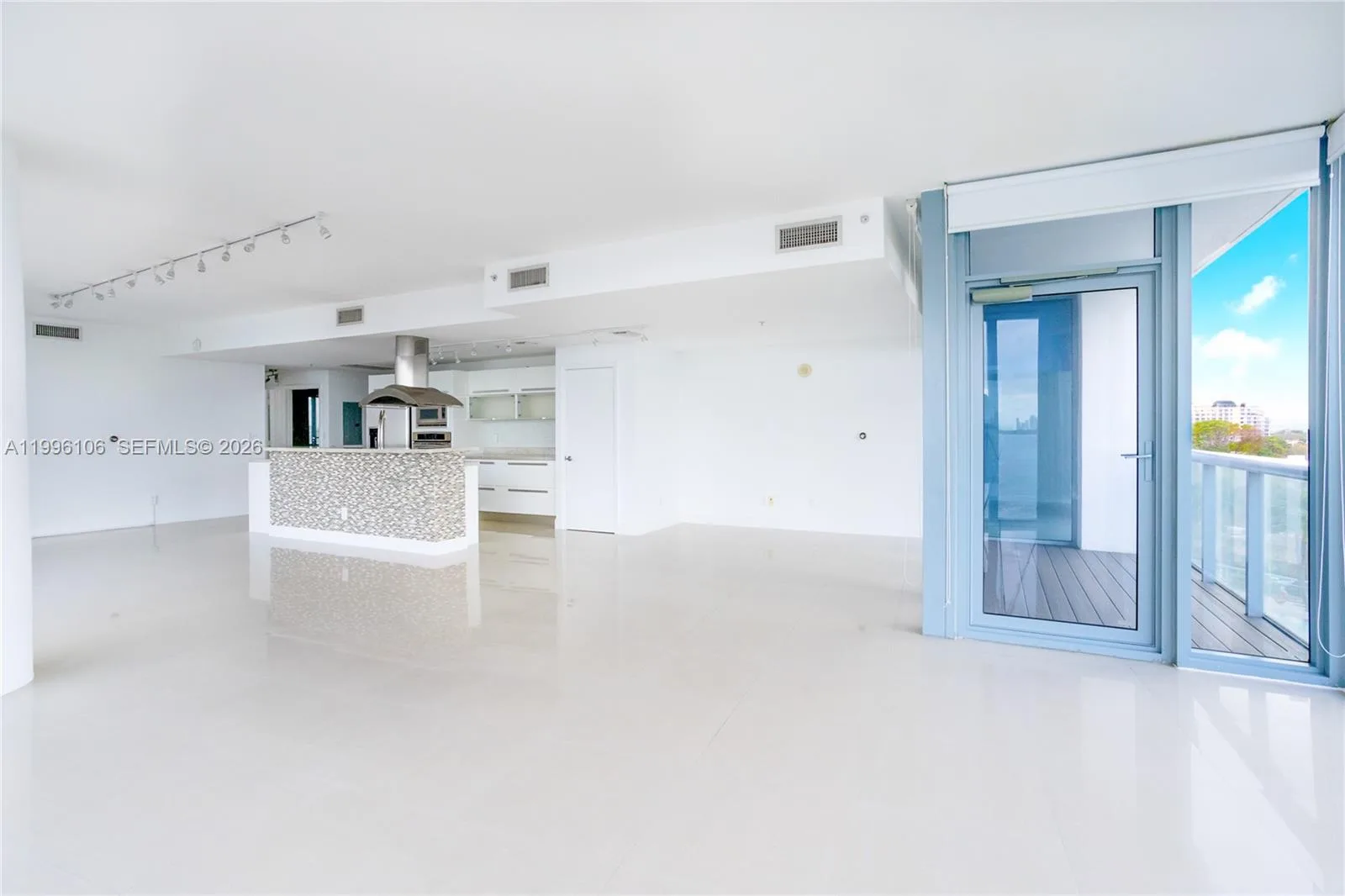 601 NE 36th St # 812, Miami, FL 33137 photo 4