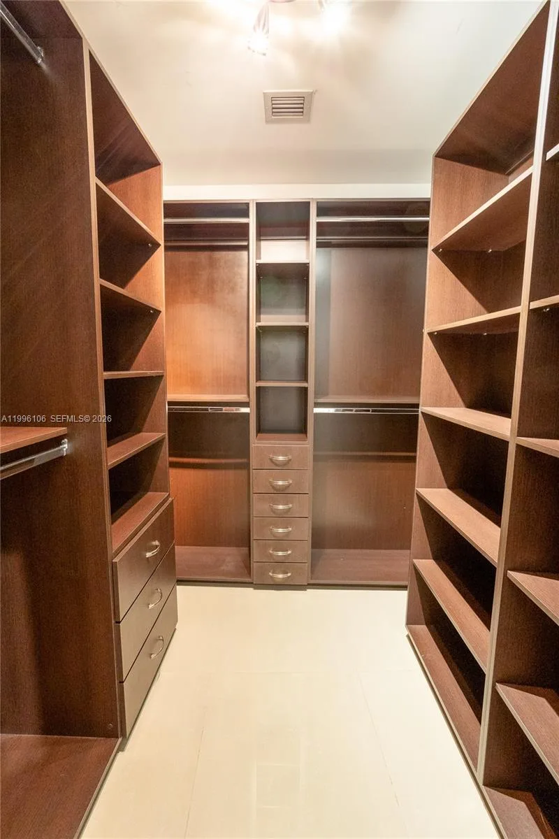 601 NE 36th St # 812, Miami, FL 33137 photo 9