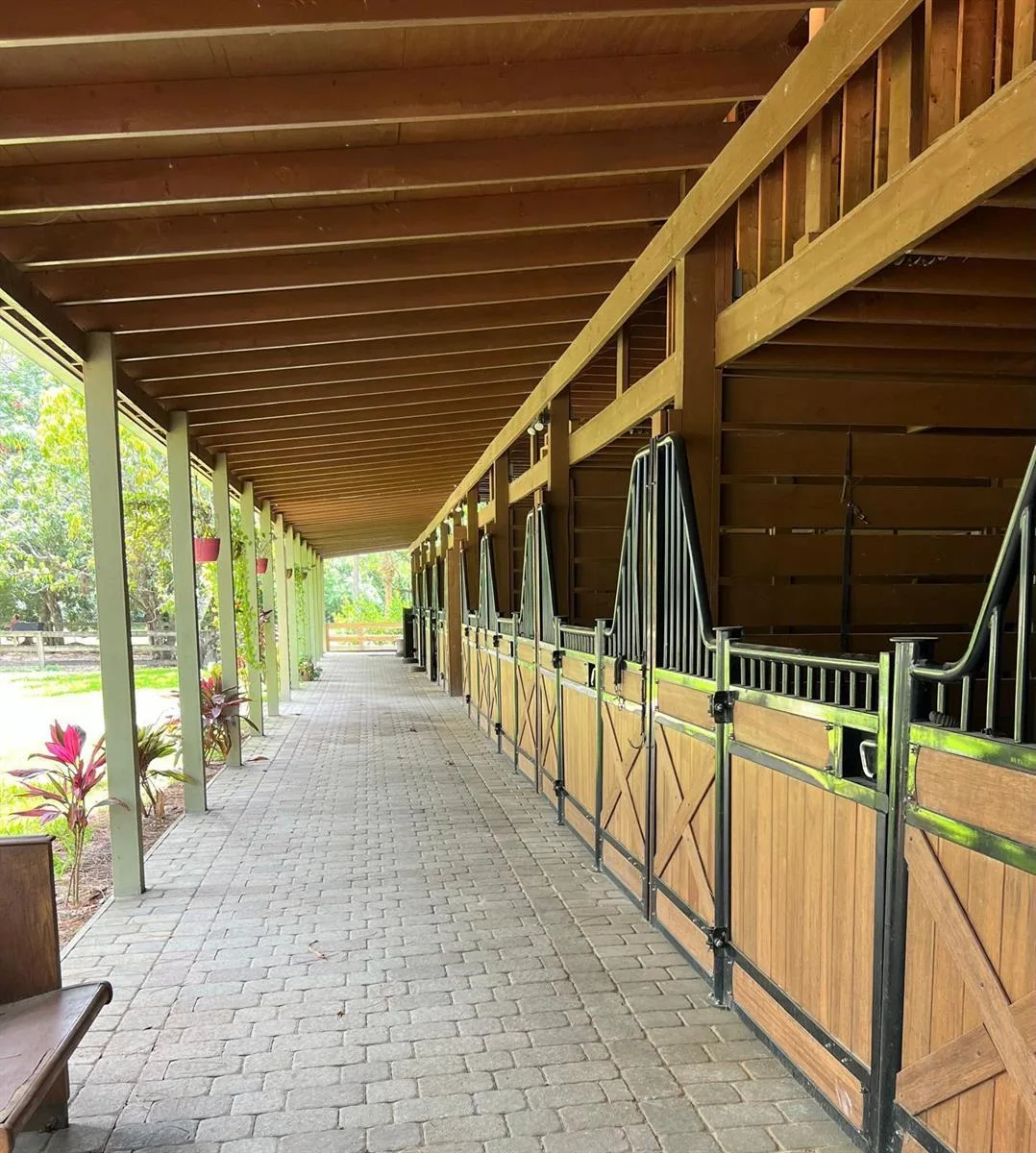 1711 STALLION Drive # Barn and Apt, FL 33470