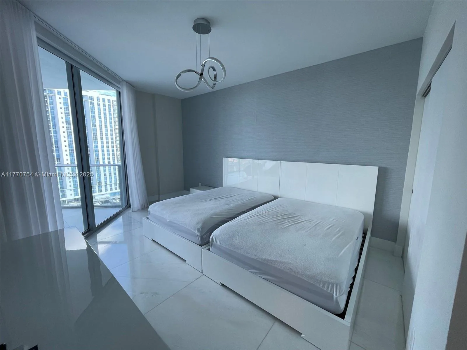 17111 Biscayne Blvd # 1403, North Miami Beach, FL 33160 photo 11