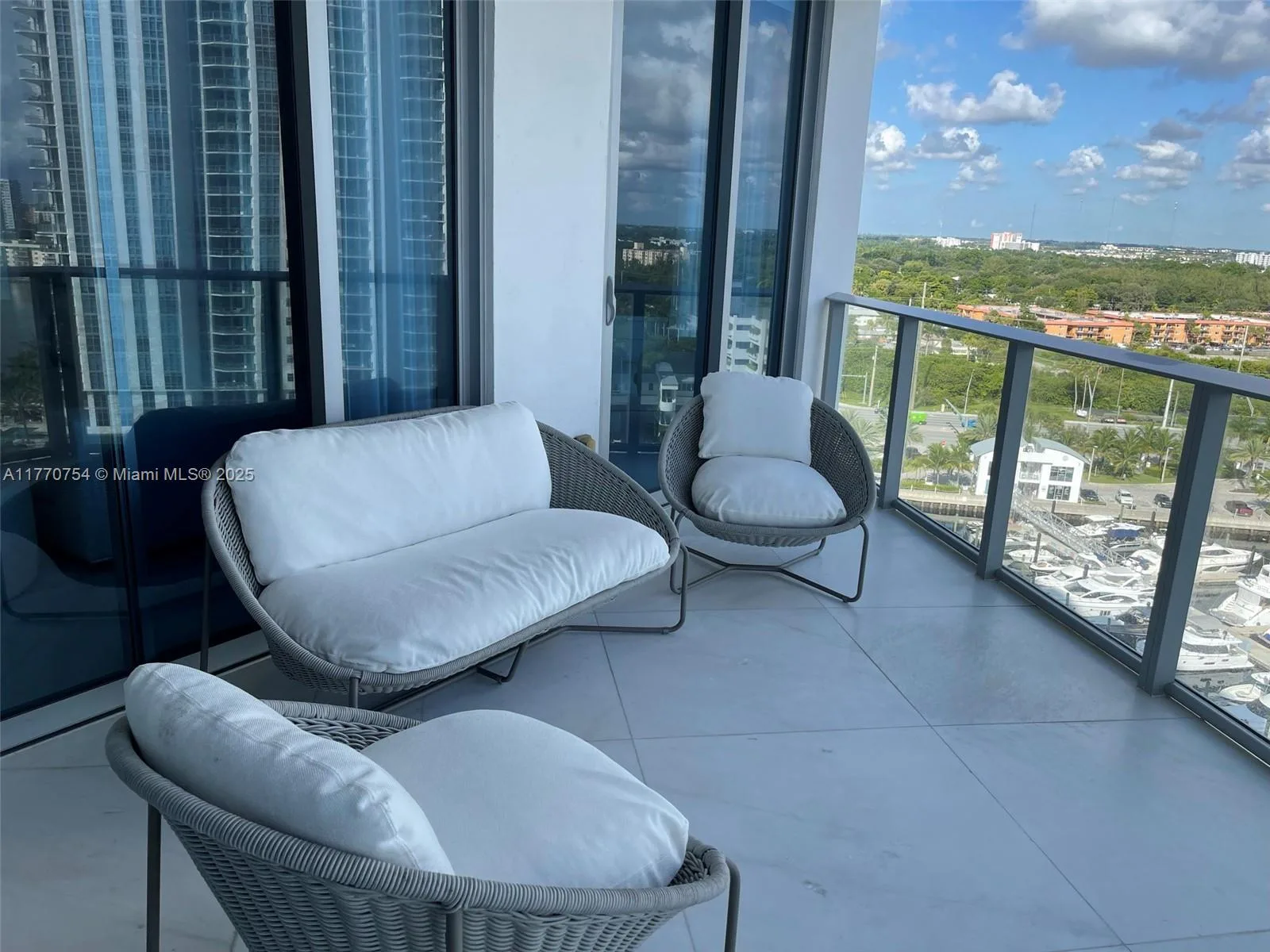 17111 Biscayne Blvd # 1403, North Miami Beach, FL 33160 photo 5