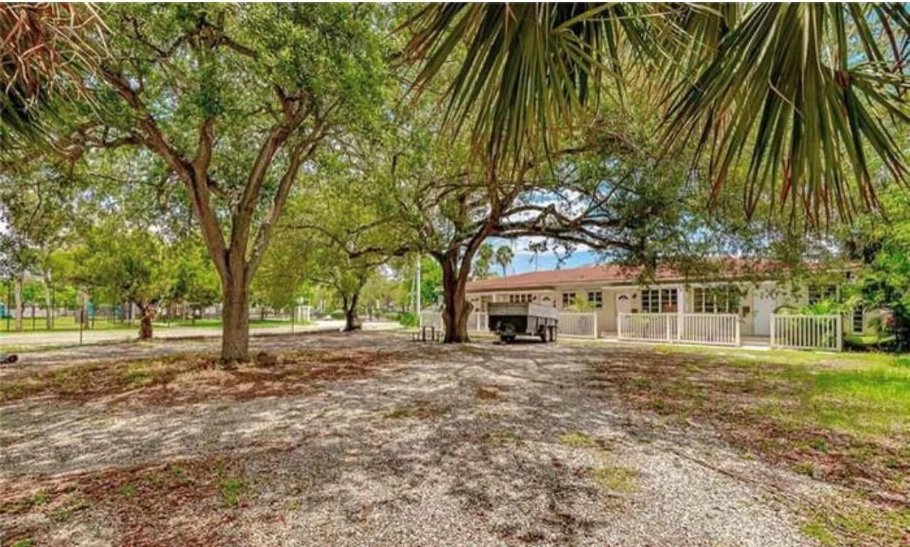 17 NE 9TH Avenue, Fort Lauderdale, FL 33301 photo 9
