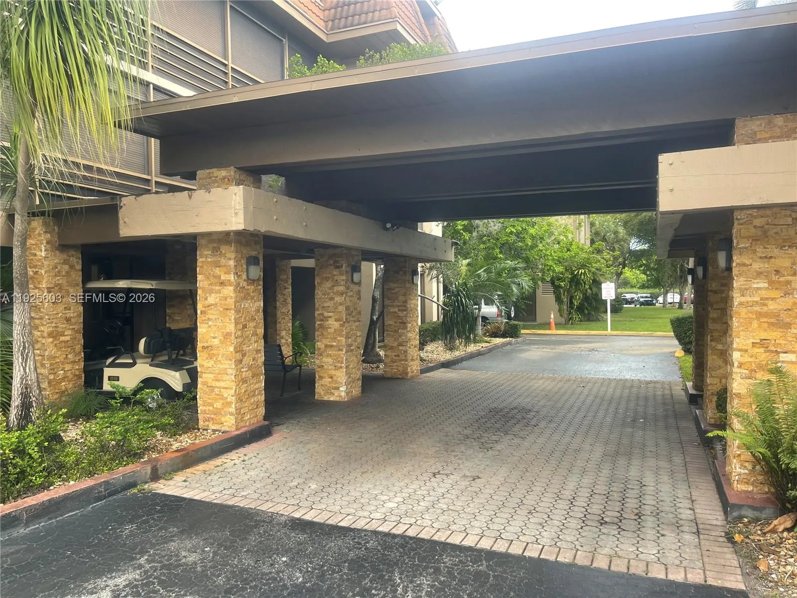 661 NE 195th St # 309, Miami, FL 33179 photo 6