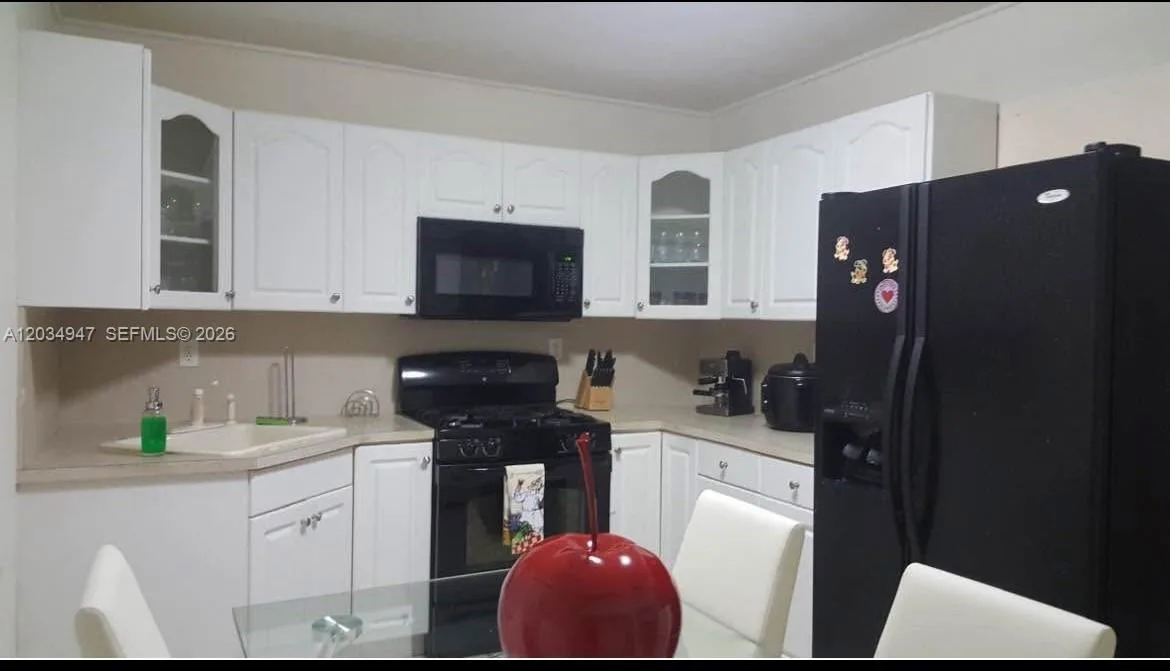 15431 SW 101st Ave, Miami, FL 33157