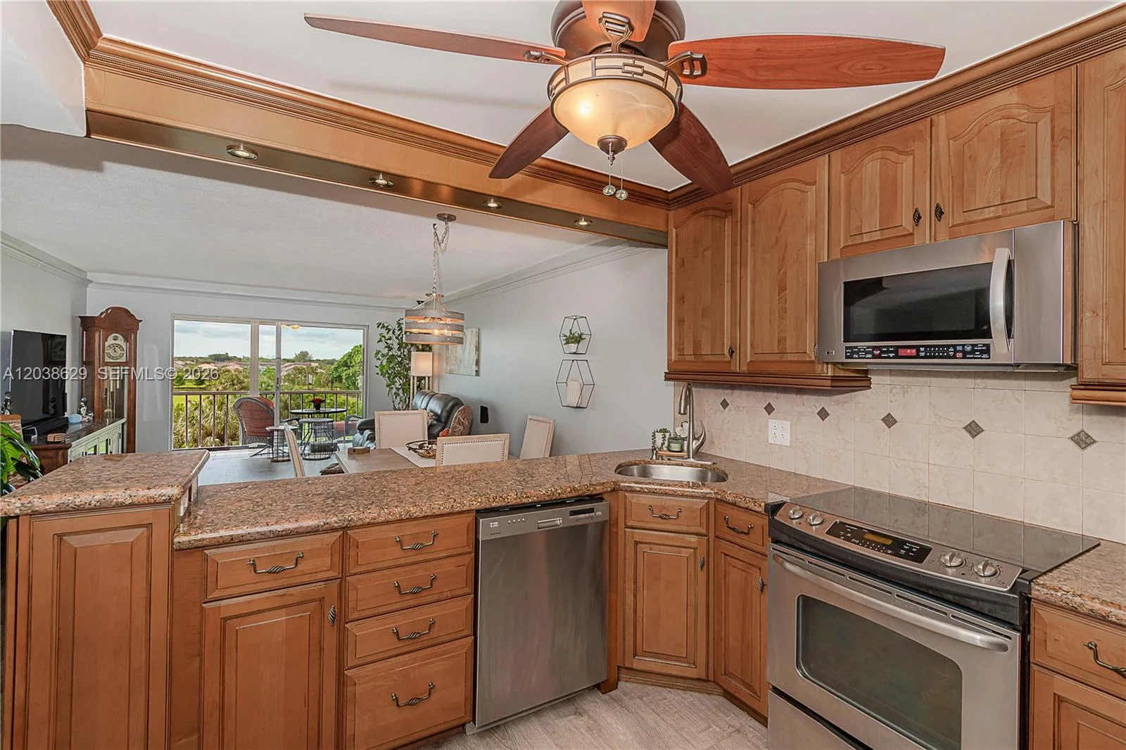 4800 Hillcrest Ln # 501, Hollywood, FL 33021 photo 3