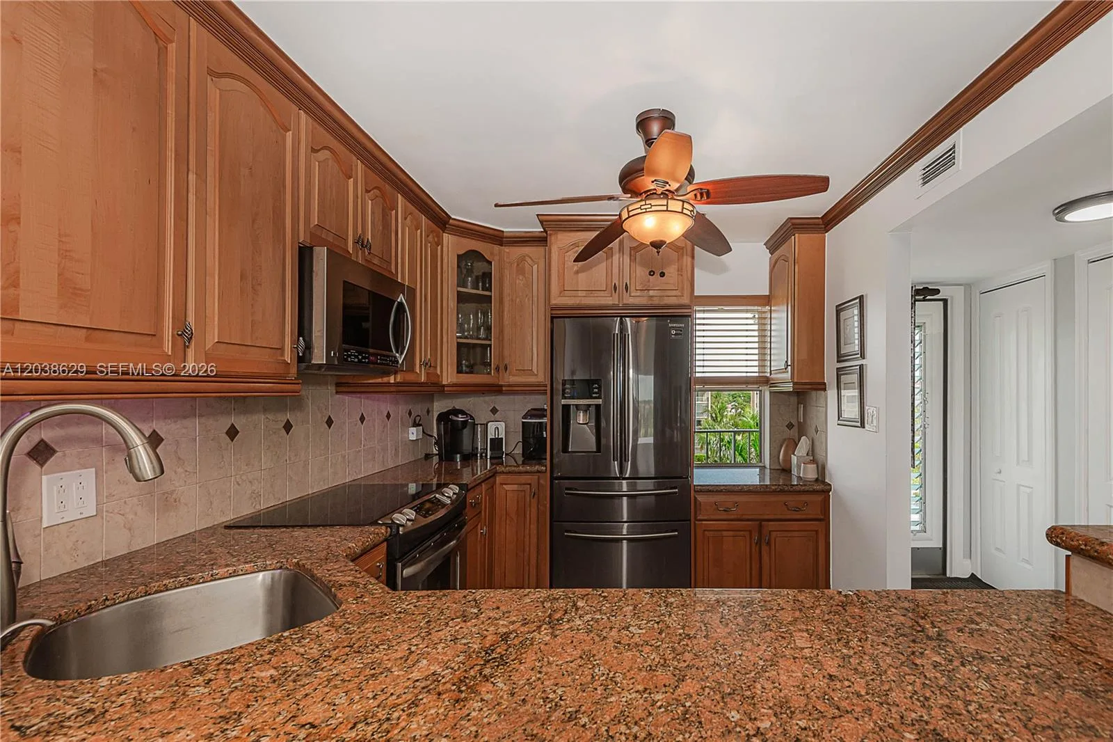 4800 Hillcrest Ln # 501, Hollywood, FL 33021 photo 5