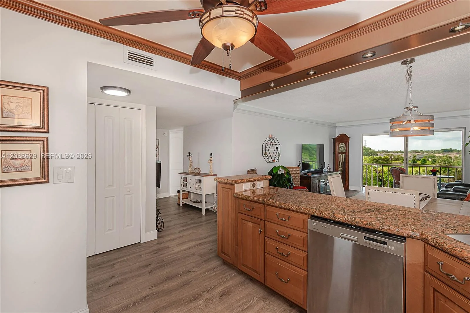 4800 Hillcrest Ln # 501, Hollywood, FL 33021 photo 9