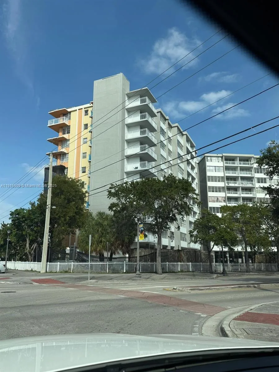 2025 NE 164th St # 605, North Miami Beach, FL 33162 photo 4