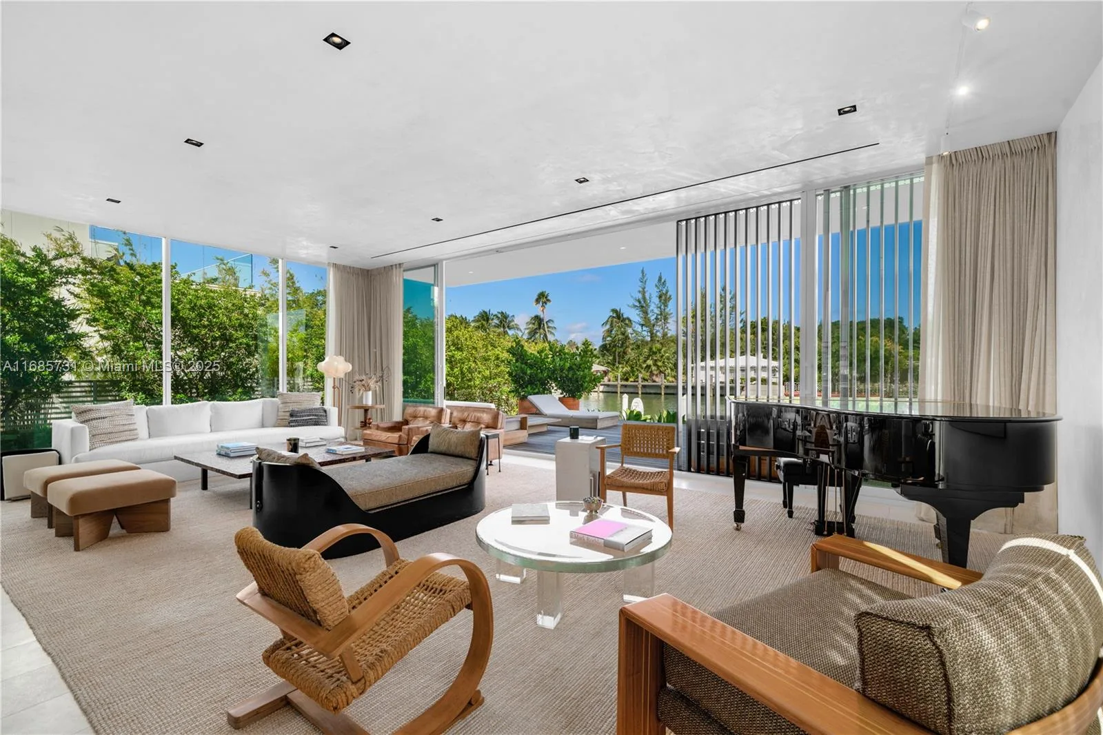 1041 W 48th St, Miami Beach, FL 33140 photo 3