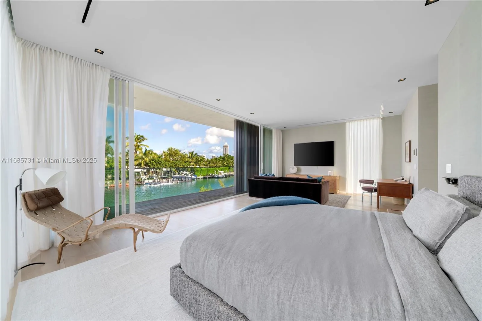 1041 W 48th St, Miami Beach, FL 33140 photo 9
