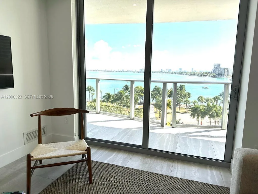 488 NE 18th St # 606, Miami, FL 33132 photo 4