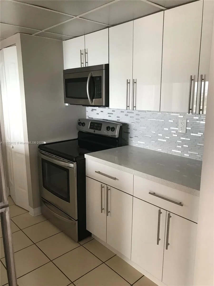 7601 E Treasure Dr # 2114, North Bay Village, FL 33141 photo 2