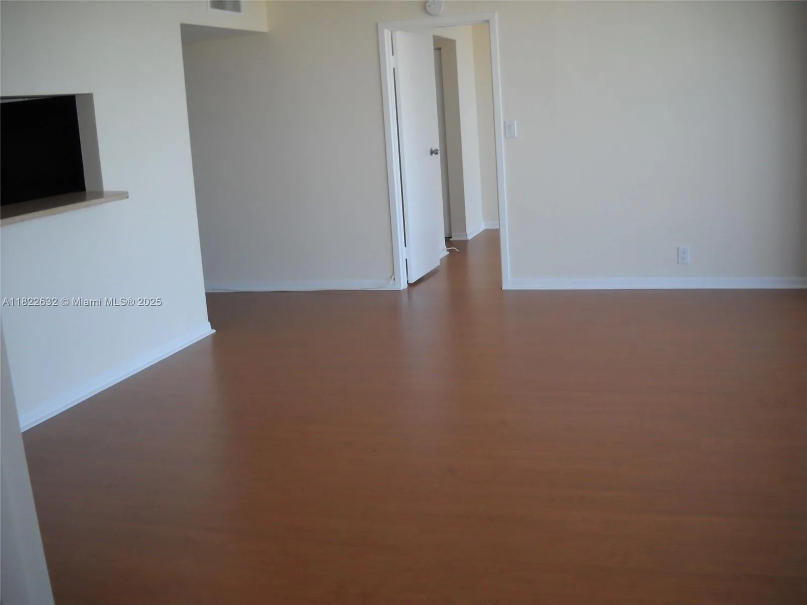 7601 E Treasure Dr # 2114, North Bay Village, FL 33141 photo 4