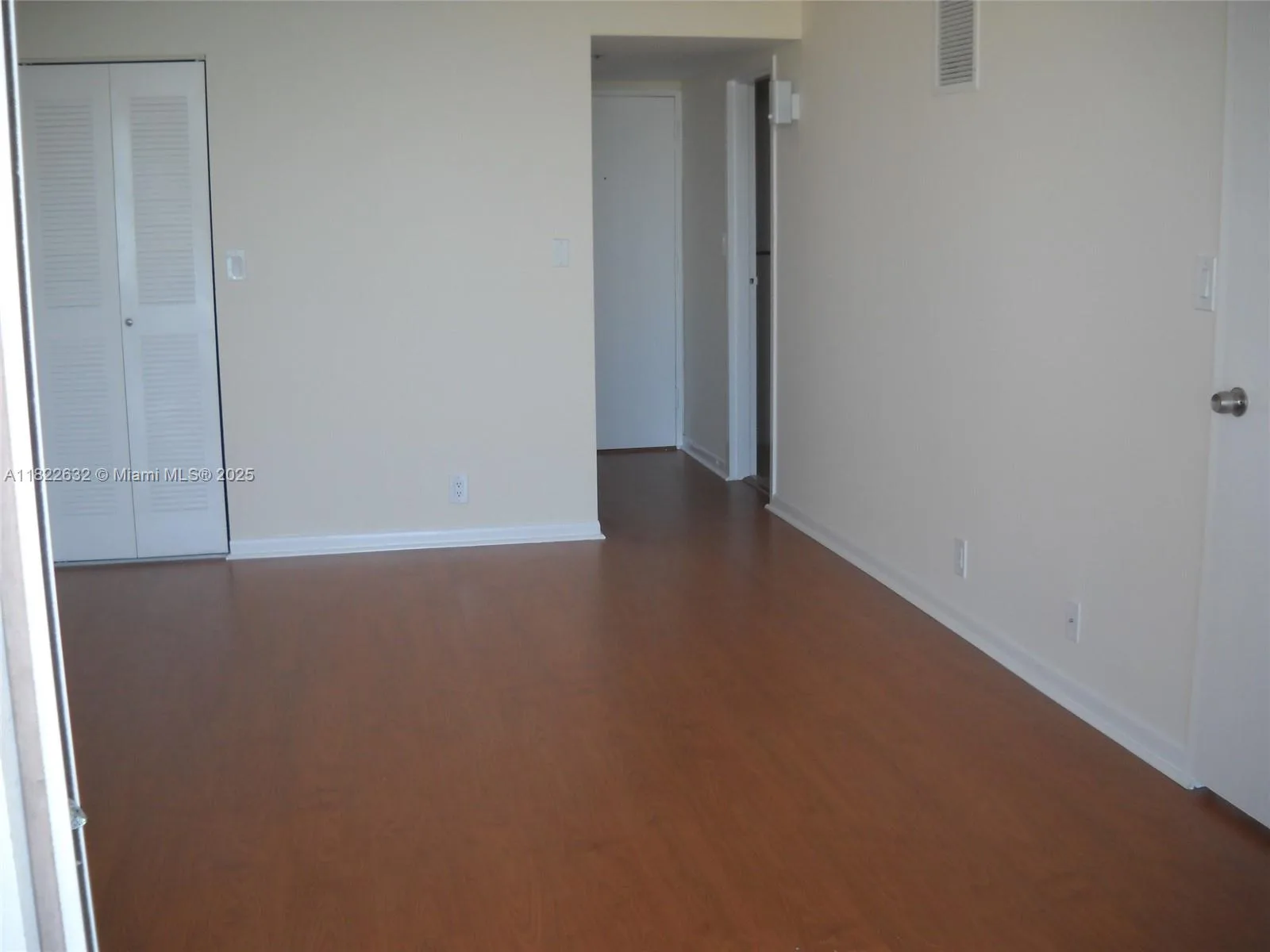7601 E Treasure Dr # 2114, North Bay Village, FL 33141 photo 5