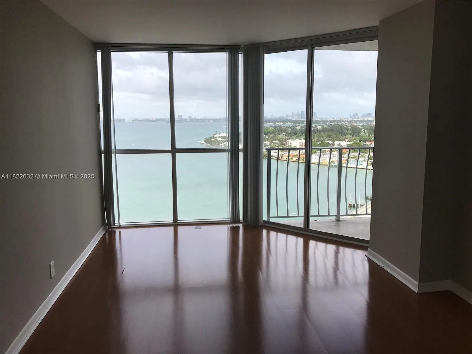 7601 E Treasure Dr # 2114, North Bay Village, FL 33141 photo 7