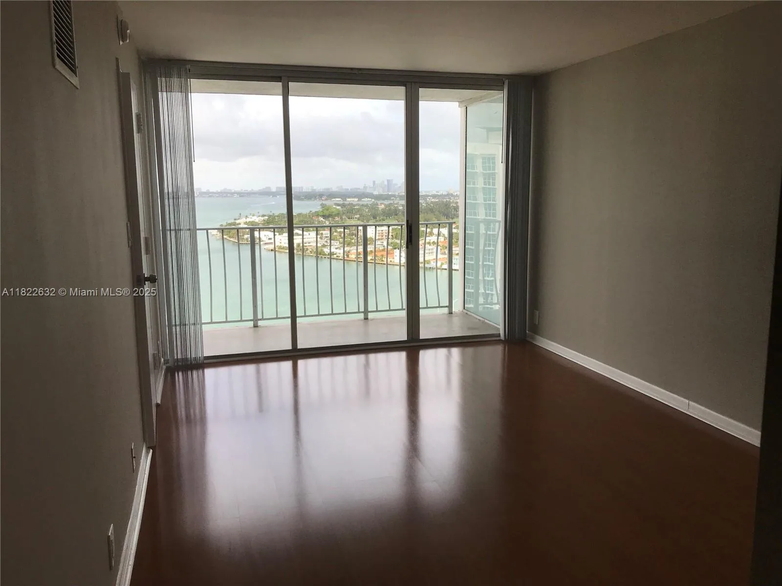 7601 E Treasure Dr # 2114, North Bay Village, FL 33141 photo 8