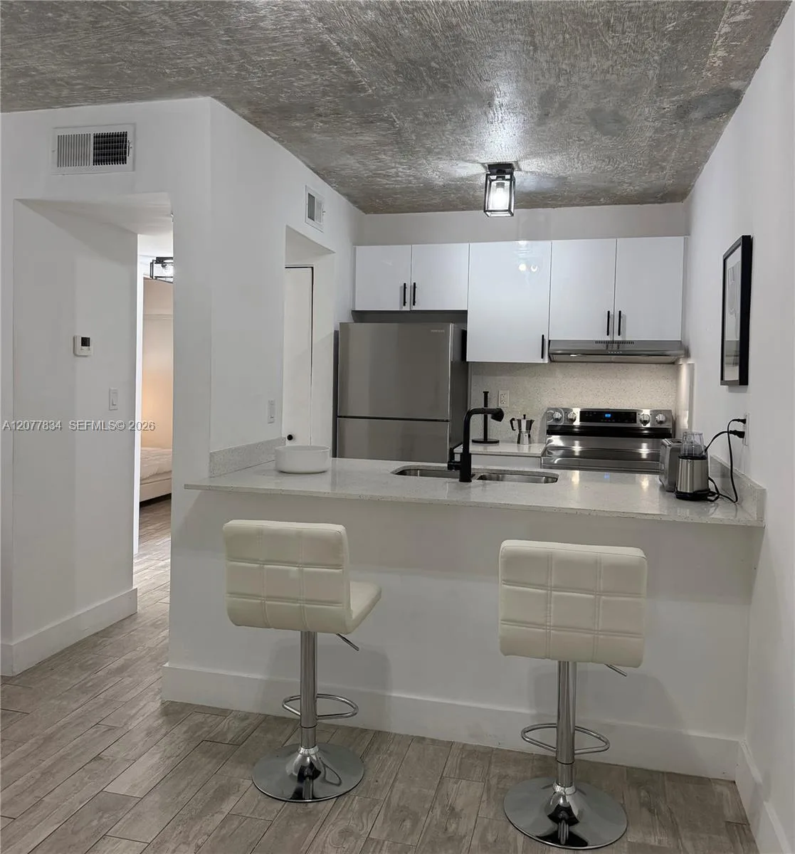 190 NW 69th St # 3, Miami, FL 33150 — zdjęcie 2