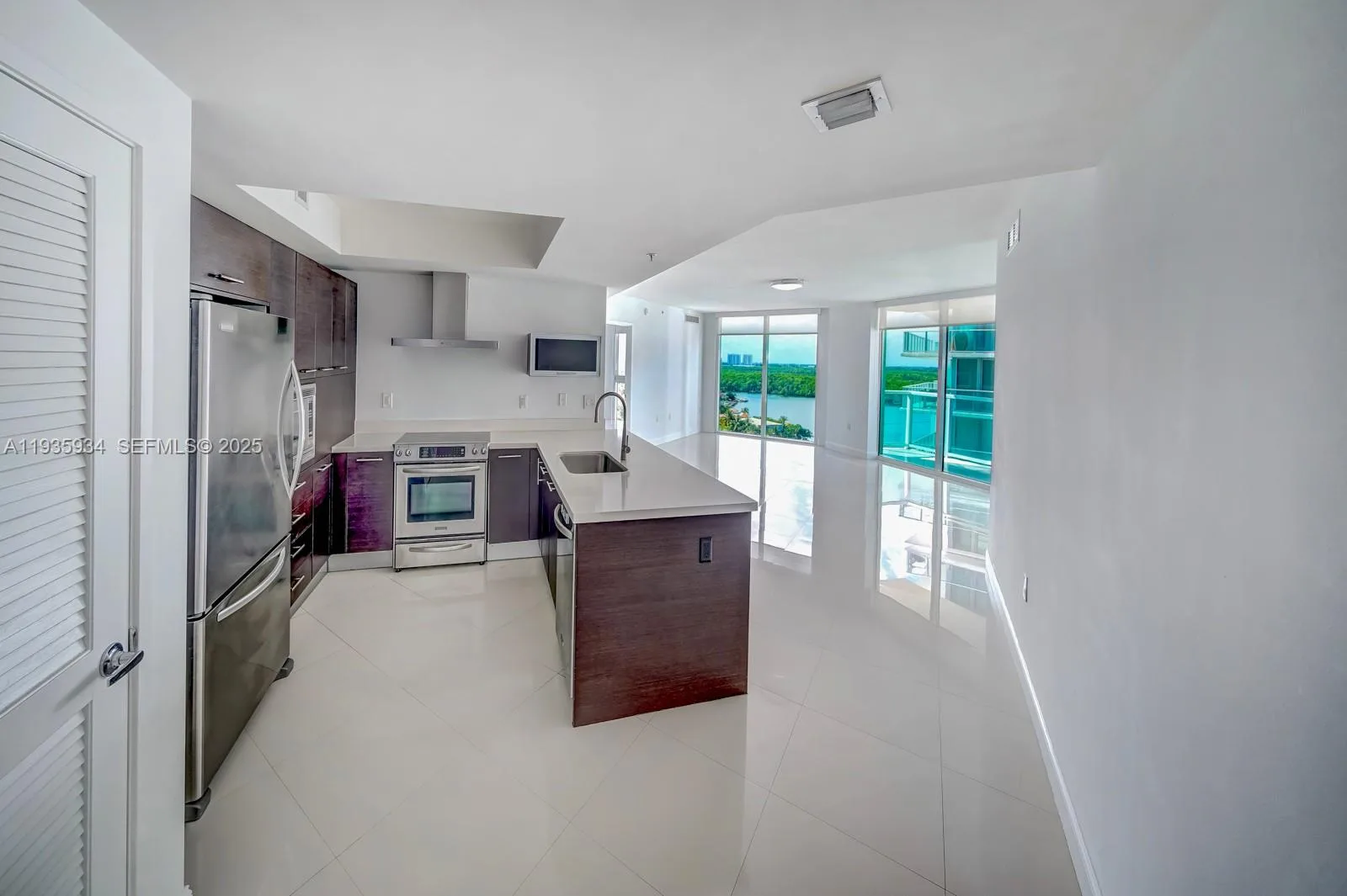 250 Sunny Isles Blvd # 3-1404, Sunny Isles Beach, FL 33160 photo 2
