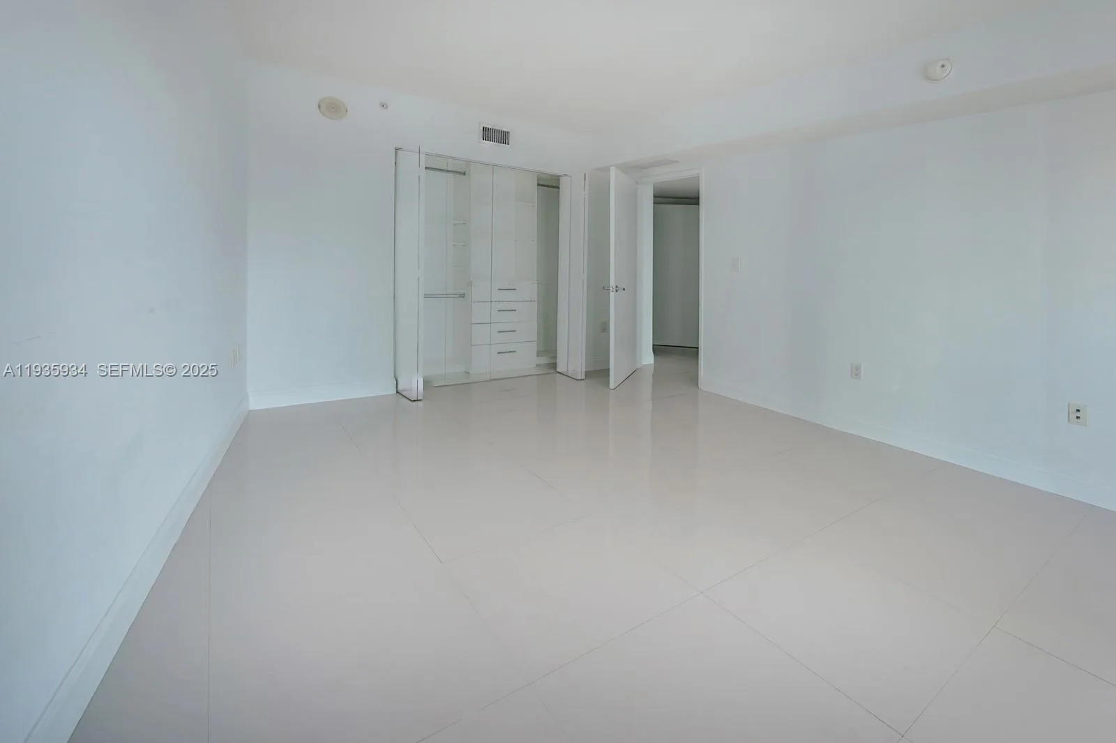 250 Sunny Isles Blvd # 3-1404, Sunny Isles Beach, FL 33160 photo 9