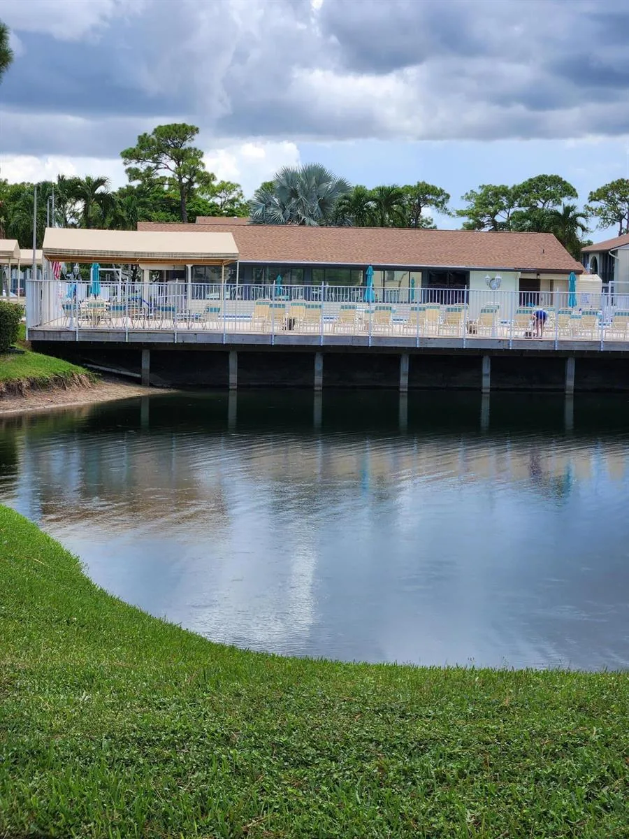 311 KNOTTY PINE Circle # A-1, FL 33463
