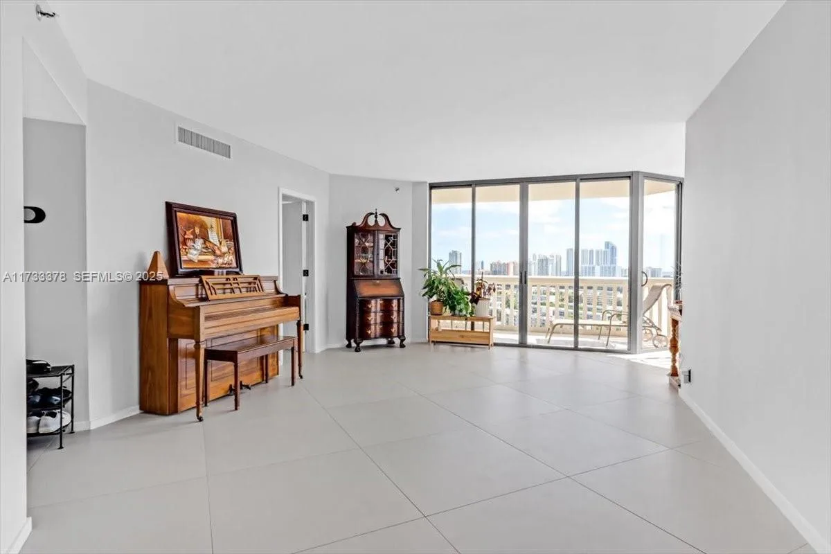 1000 Island Blvd # 2003, Aventura, FL 33160 photo 6