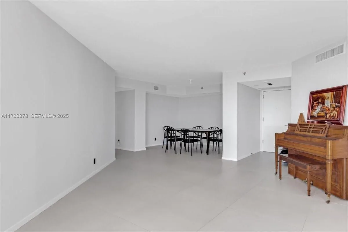 1000 Island Blvd # 2003, Aventura, FL 33160 photo 8